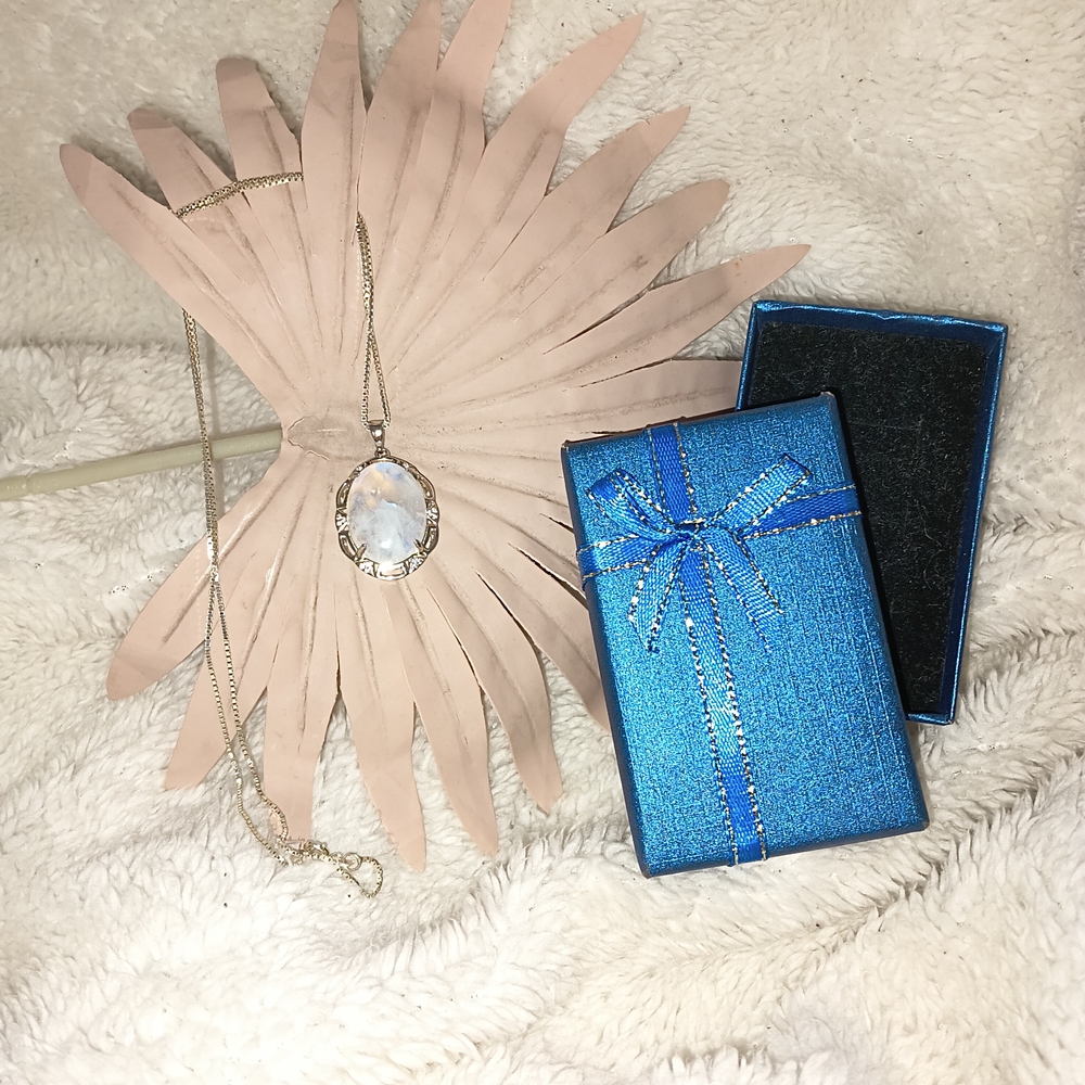 Elegant Silver Moonstone Pendant Necklace